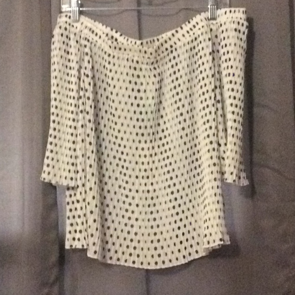 Meetka by Q&A off the shoulder bell sleeve blouse